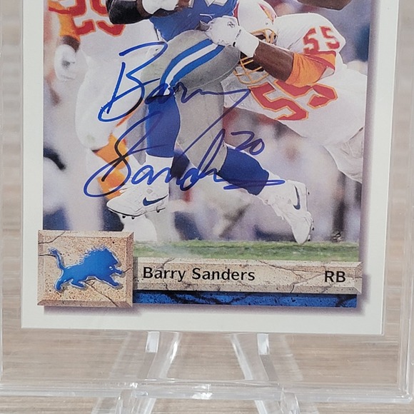 Barry Sanders Autographed 1992 Upper Deck NFL Football Card Detroit Lions RB - Picture 3 of 6